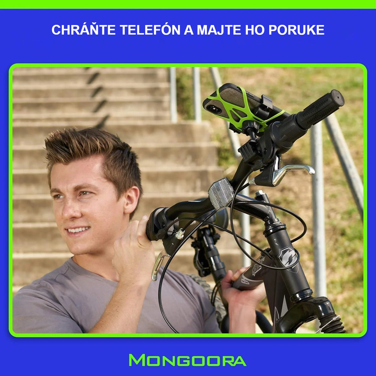 Muž na bicykli s držiakom telefónu na riadidlách