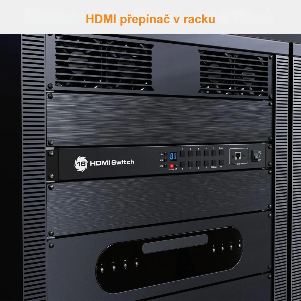 16portový HDMI přepínač namontovaný v rackové skříni