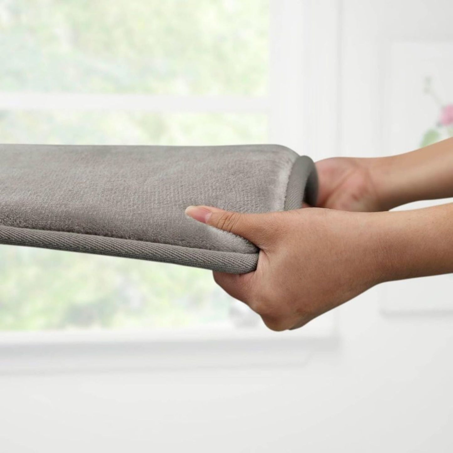 Genteele Extra weiche Memory-Schaum Badezimmermatte – Rutschfeste Unterseite, Grau