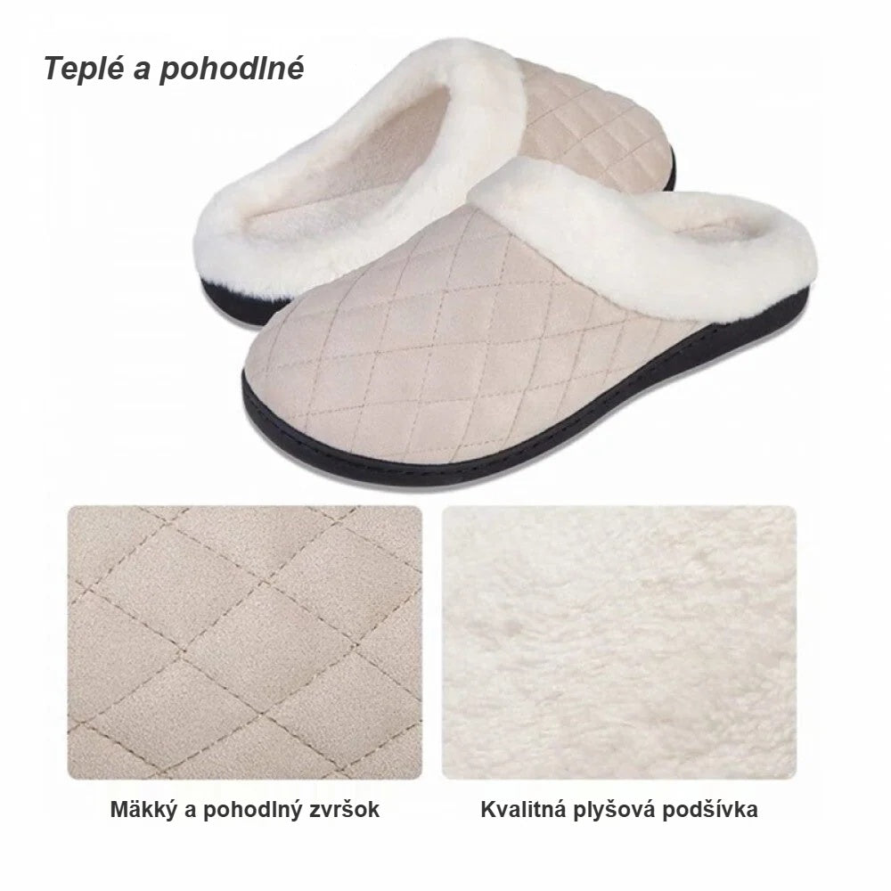Detail mäkkého zvršku a plyšovej podšívky béžových zimných papúč