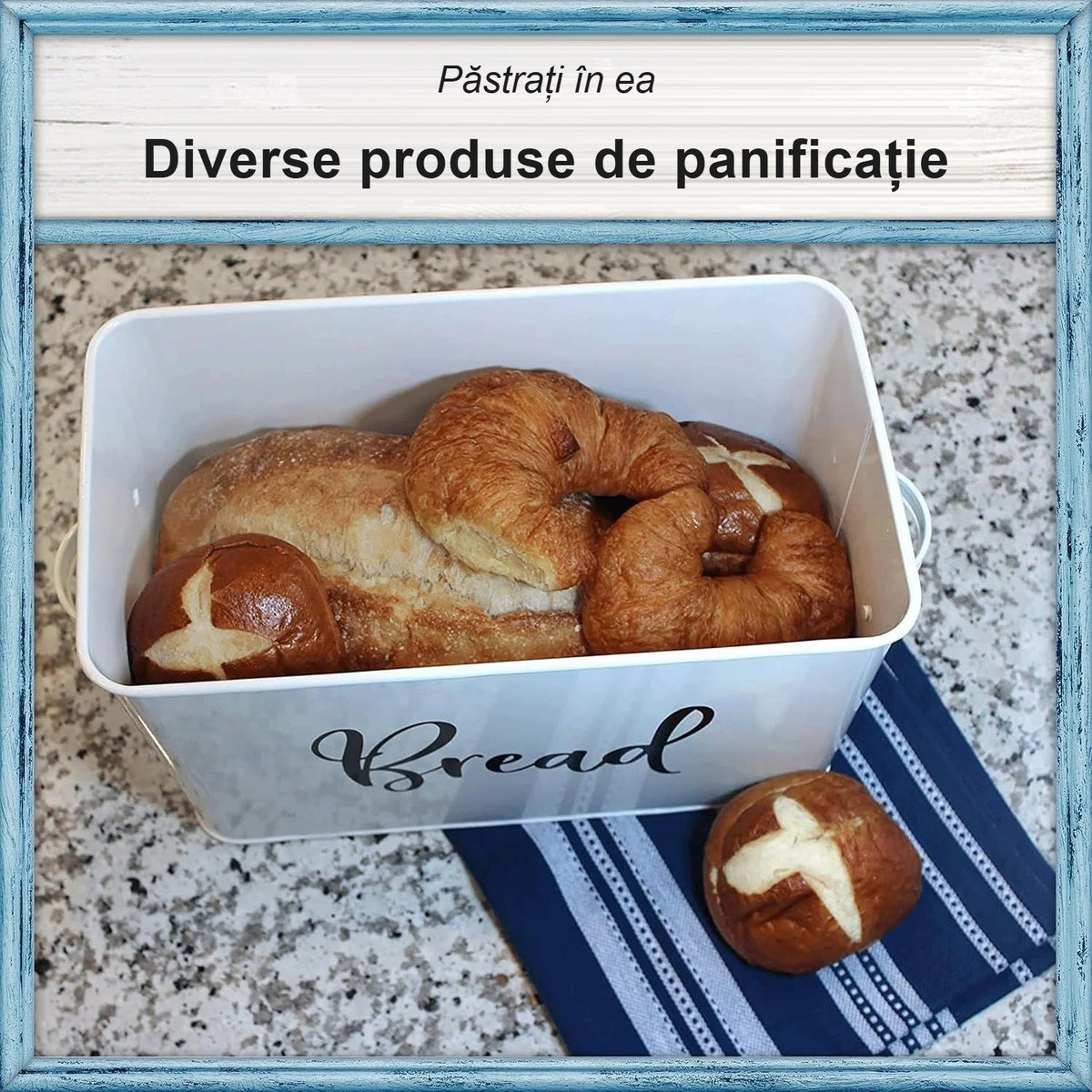 Cutie de pâine deschisă, plină cu pâine și produse de patiserie