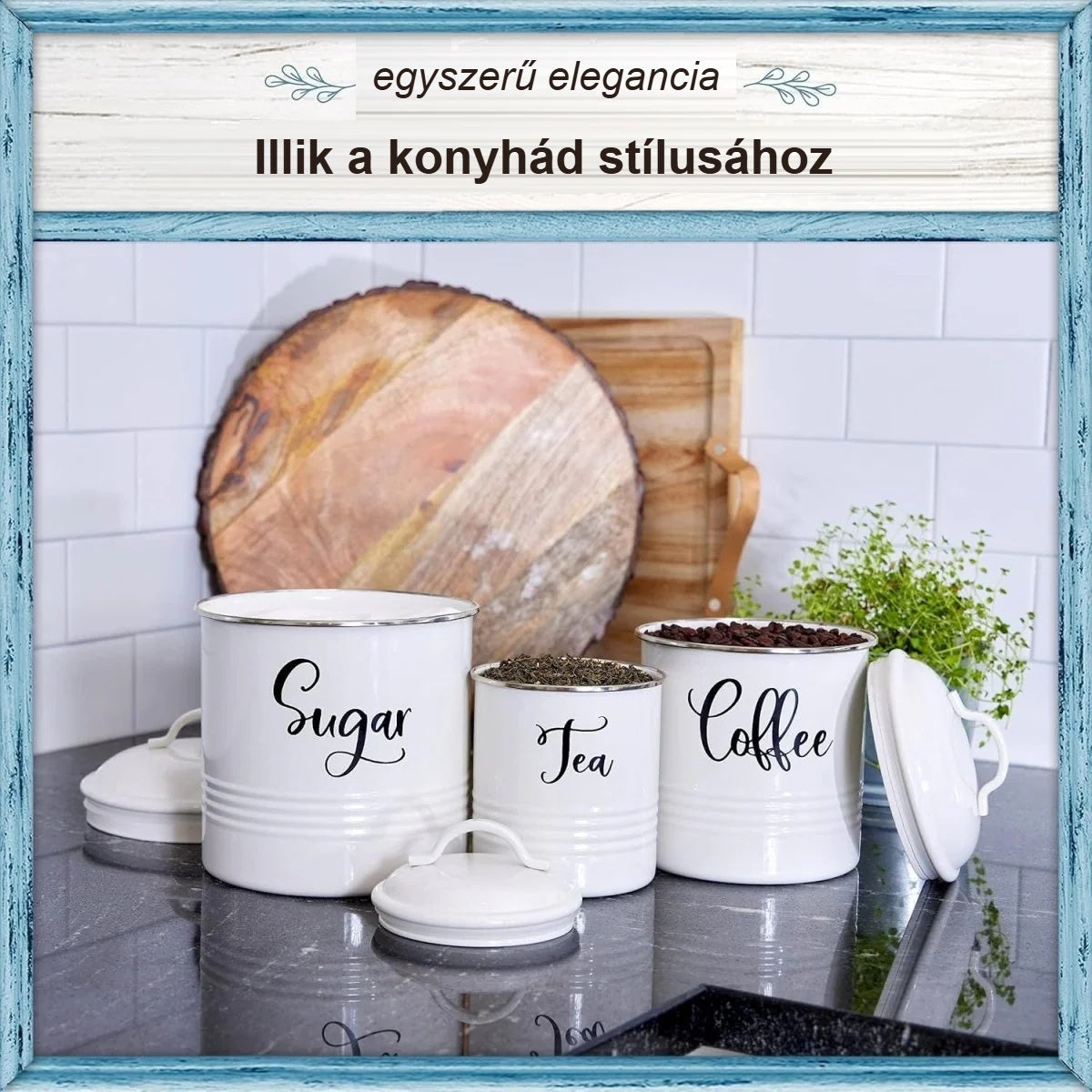 Tea-, kávé- és cukortartó dobozok a konyhapulton, vágódeszka mellett