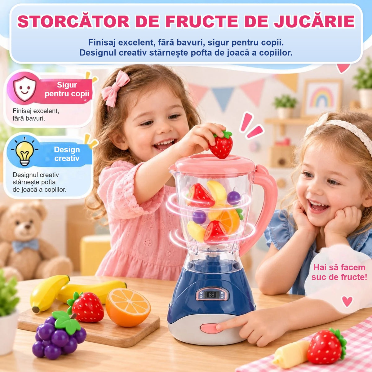 Două fetițe pregătesc suc de fructe cu blenderul de jucărie