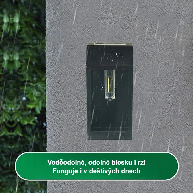 Venkovní solární svítidlo v dešti – voděodolnost IP65