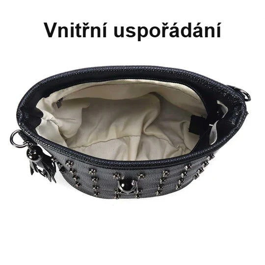 Vnitřek dámské kabelky s kapsami