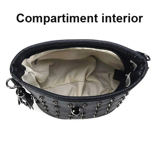 Interiorul genții de damă cu buzunare