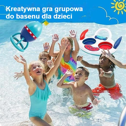 Dzieci podczas gry zespołowej z dmuchanym UFO w basenie