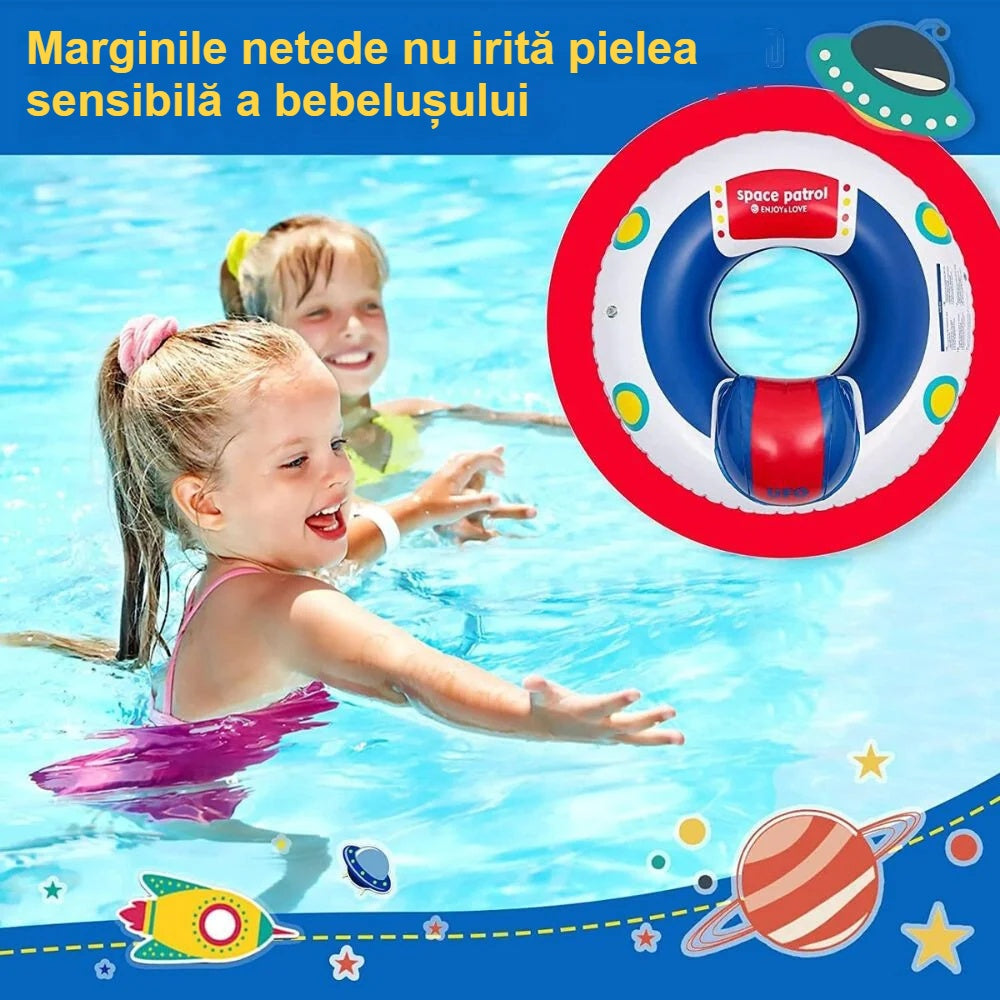 Marginile netede, blânde cu pielea, ale colacului de înot, de aproape