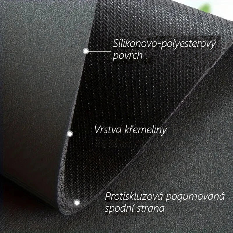Vrstvy podložky pod baterii: savá horní vrstva, vrstva křemeliny, protiskluzová guma