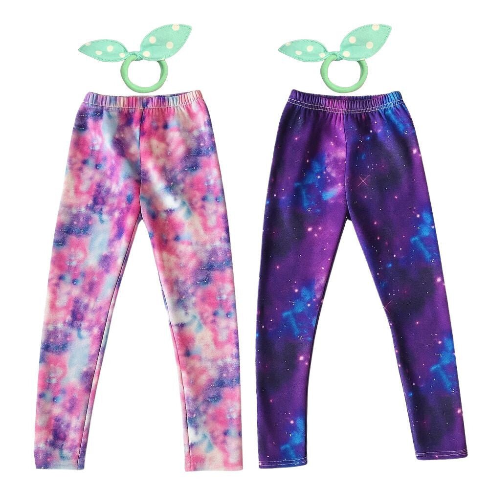 Galaxy-Motiv Fleecegefütterte Winter-Kinderleggings – 2 Thermohosen + 2 Haargummis