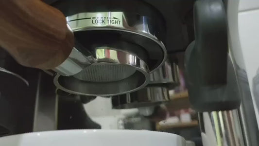 Bezedný portafilter 54 mm pro kávovary Breville a Sage – nerezová ocel 304, dřevěná rukojeť, Neouza